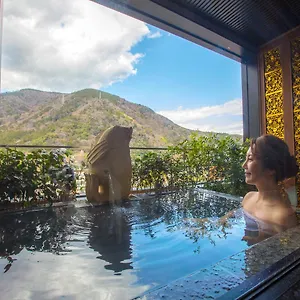 Balinese Onsen Airu 4*, Hakone Giappone