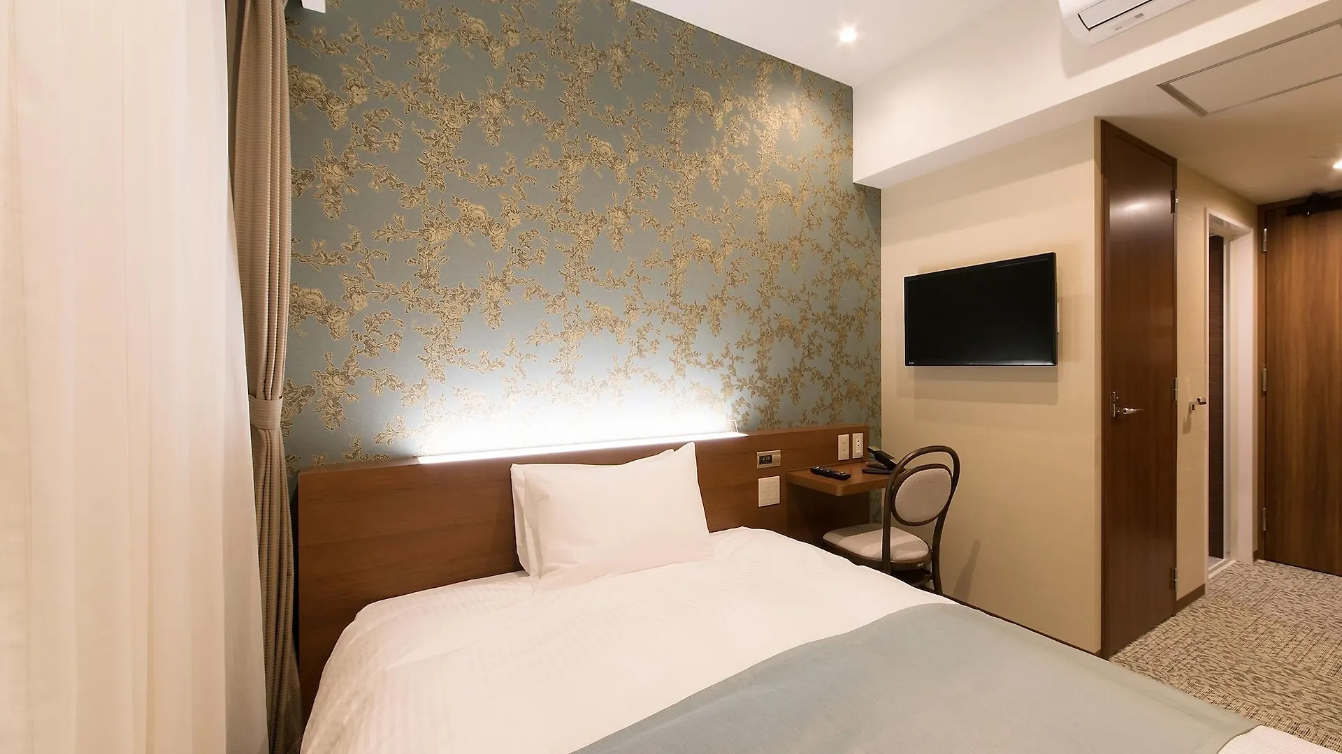 S.Training Center Hotel Osaka 3*,  Japan