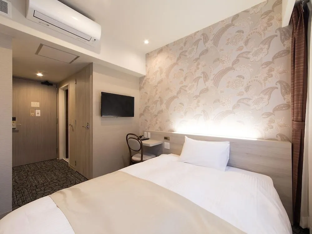 S.Training Center Hotel אוסקה