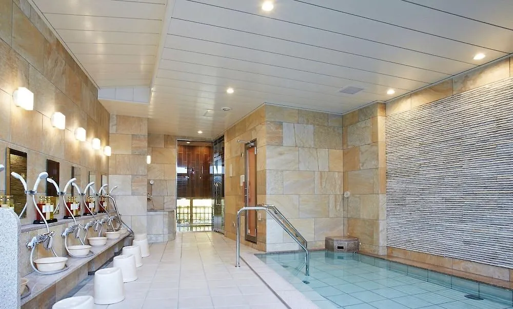 S.Training Center Hotel אוסקה